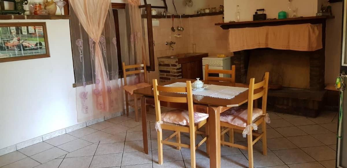 Bilocale Santa Maria Il Palazzone Bagian luar foto